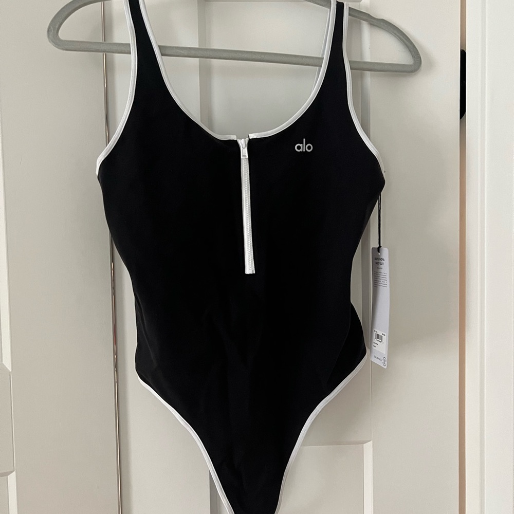 Alo supernova bodysuit in black/white